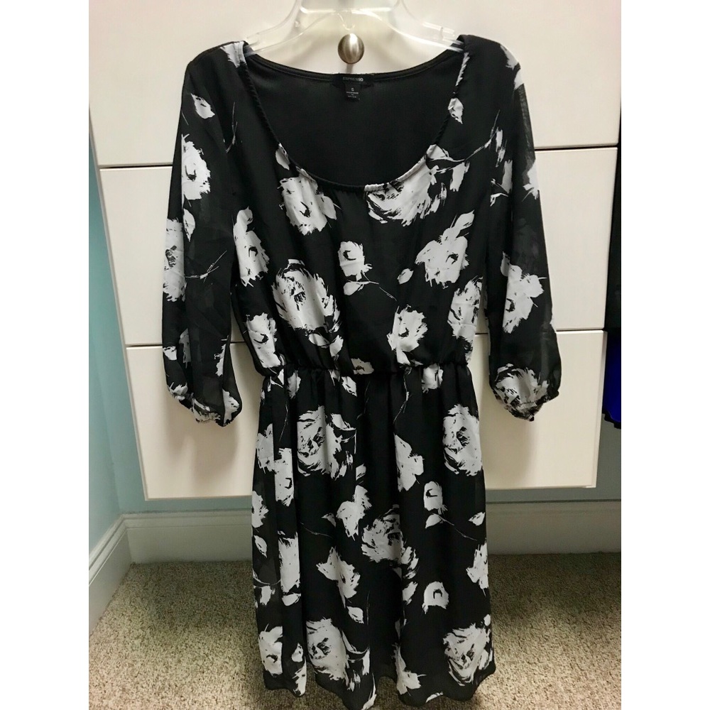 Espresso Boutique Dress in Black White Rose- Small